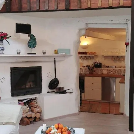 Maison De Atypique * Pouzolles